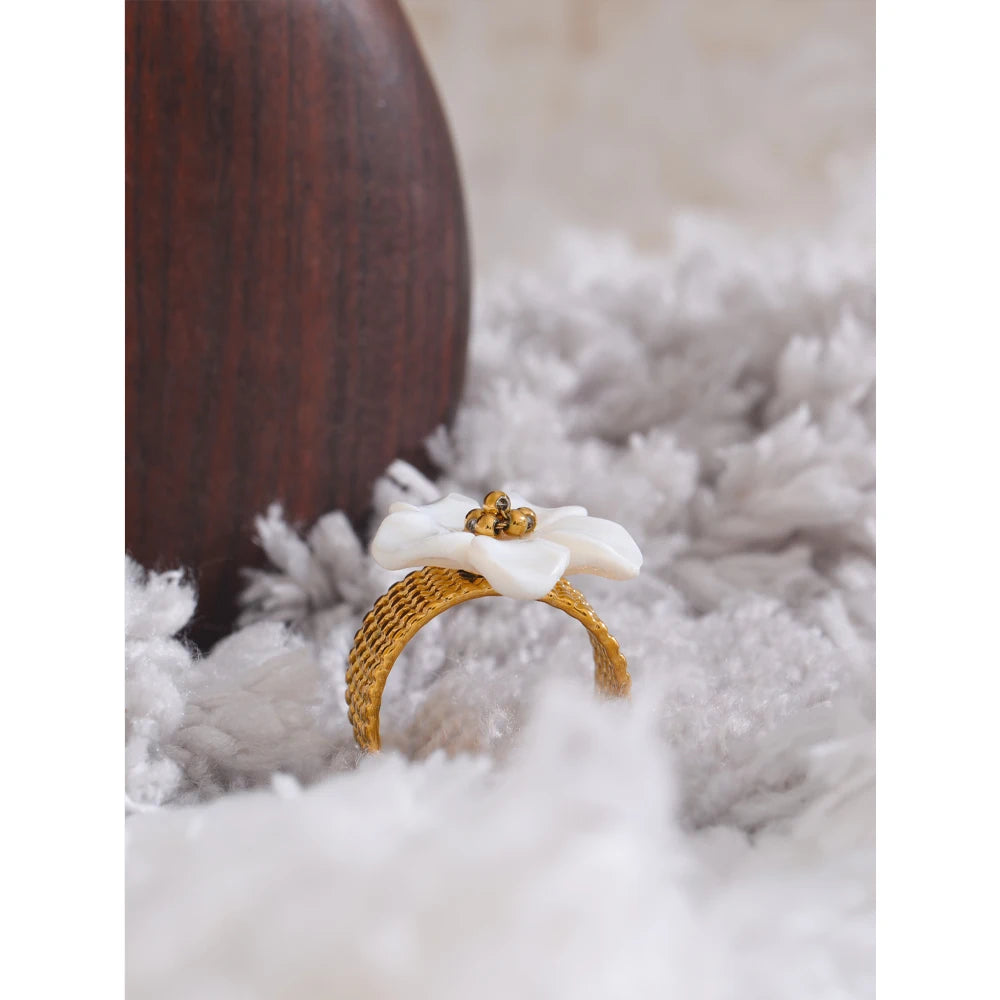 Thicker Natural Shell Flower Open 18K Gold Plated Ring Fashion Stainless Steel Stylish Exquisite